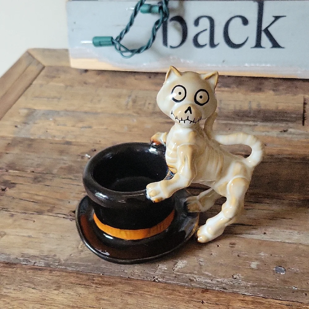 Yankee Candle 2012 Limited Edition Boney Bunch Skeleton Cat Tea Light Holder